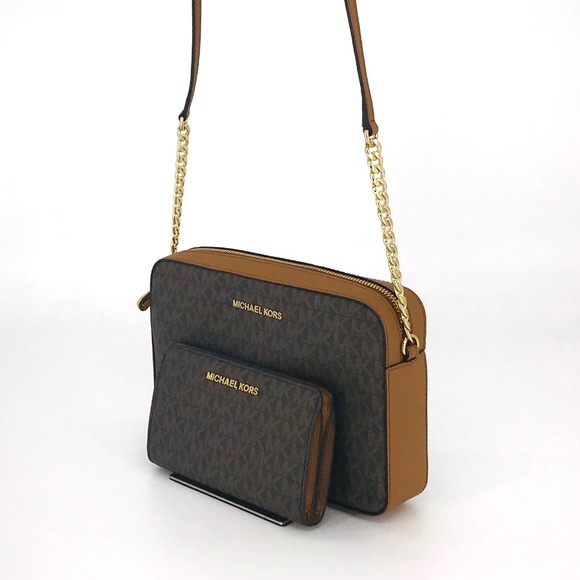 Michael Kors Jet Set Crossbody Wallet Set - Picture 2 of 8